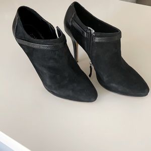 White House black marker shoes